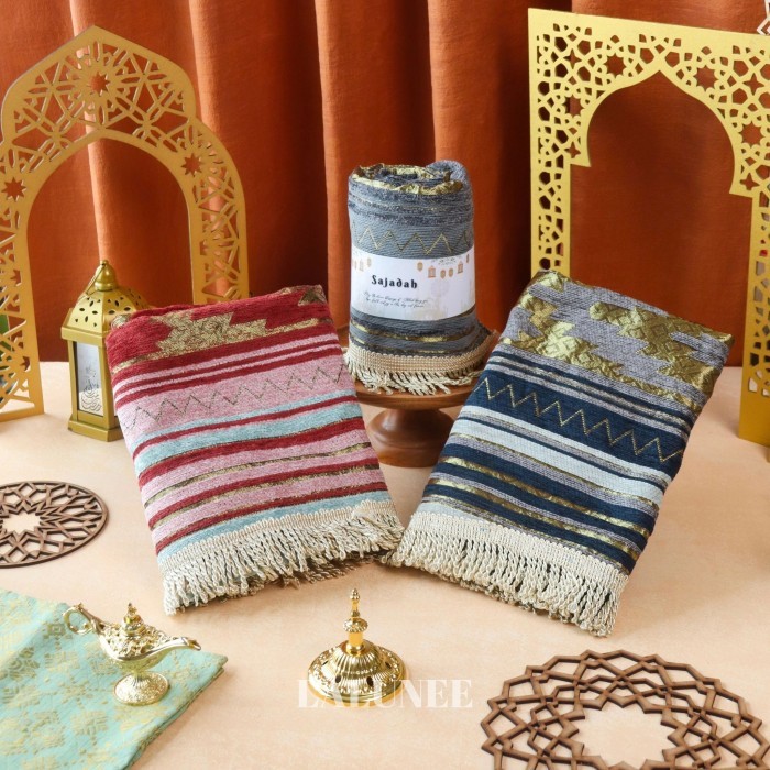 

HAMPERS RAMADAN IDUL FITRI KUE KERING KURMA SAJADAH LALUNEE PREMIUM