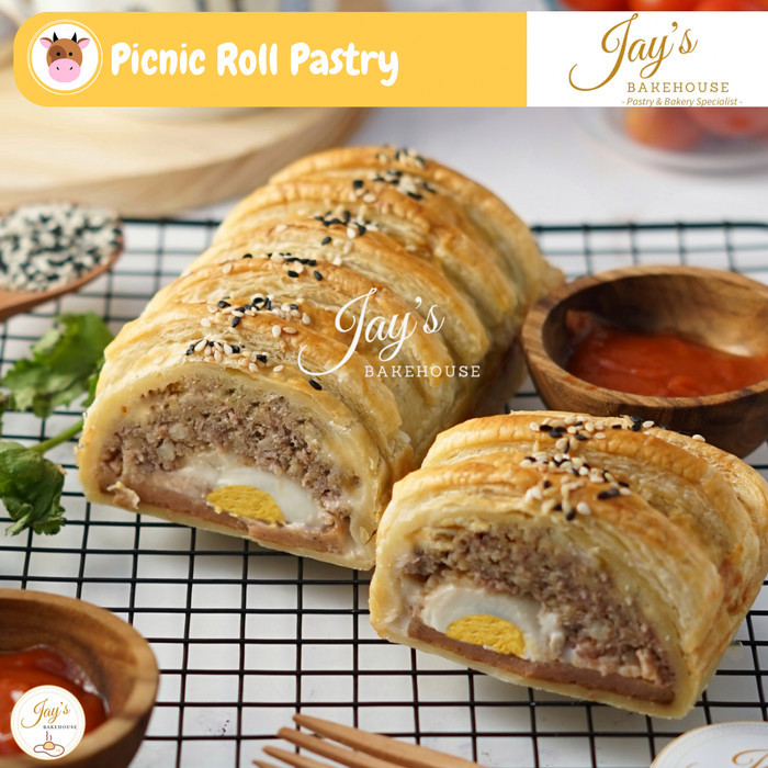 

SAVORY BEEF EN CROTE / BEEF PASTRY / PICNIC ROLL