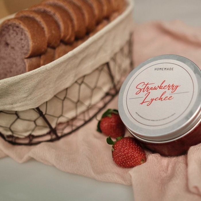 

STRAWBERRY LYCHEE JAM / SELAI STRAWBERRY LYCHEE