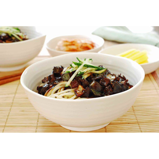 

CHUNJANG (PASTA KEDELAI HITAM) BLACK BEAN PASTE LION CHOONJANG 18 KG