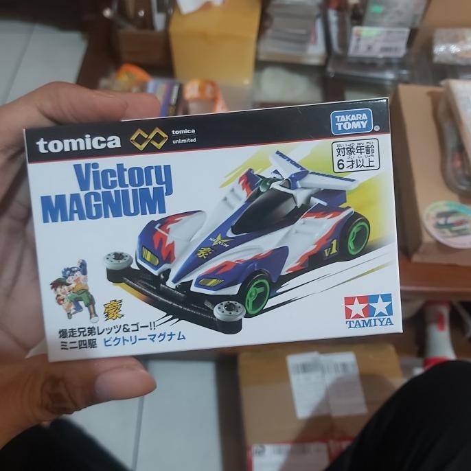 Tomica Premium Unlimited Tamiya Mini 4WD Lets Go Victory Magnum