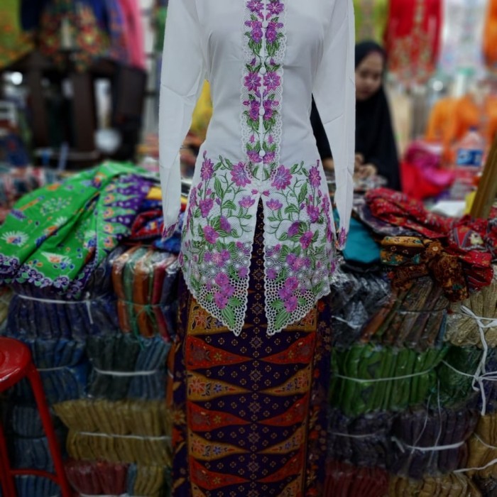 Encim/Kebaya Encim/Kebaya Encim Modern/Encim Bordir/Encim Betawi