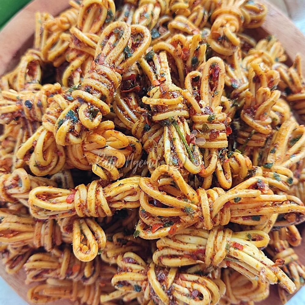 

Re27 230GRAM MIE GULUNG CETAR DAUN JERUK Original