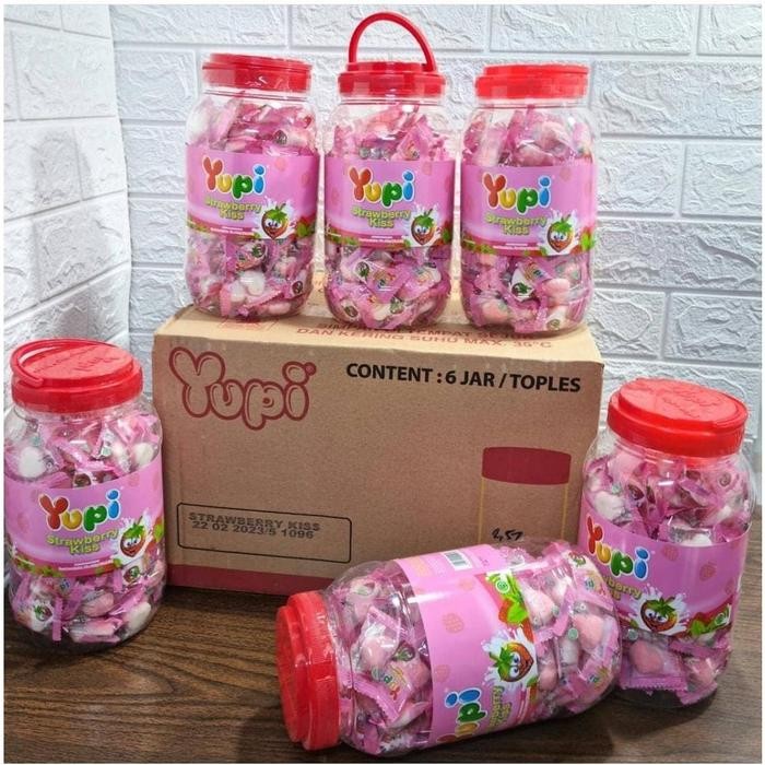 

terbaru !!! 1 dus yupi toples strawberry permen empuk 1 dus isi 6 toples candy stroberi food snacks