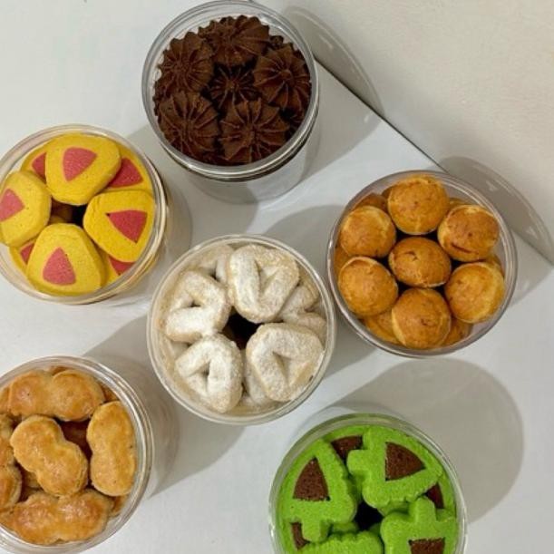 

Sale! Kue Kering Lebaran | Idul Fitri Cookies in Jar | Kue Nastar/Salju/Kacang | HAMPERS KUE LEBARAN IDUL FITRI 2025 Premium