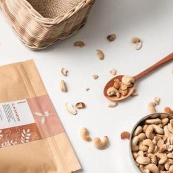 

Kacang Mede Panggang 1 Kg / Roasted Cashew Nuts 1 Kg Premium Organic Paradise