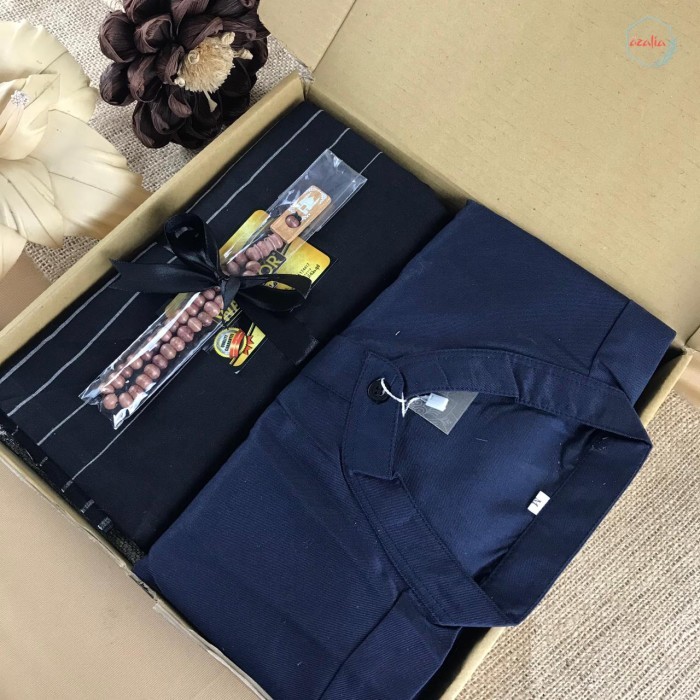 HAMPERS GIFT BOX COWOK CAKEP BAJU KOKO + SARUNG KADO COWOK KADO ULANG