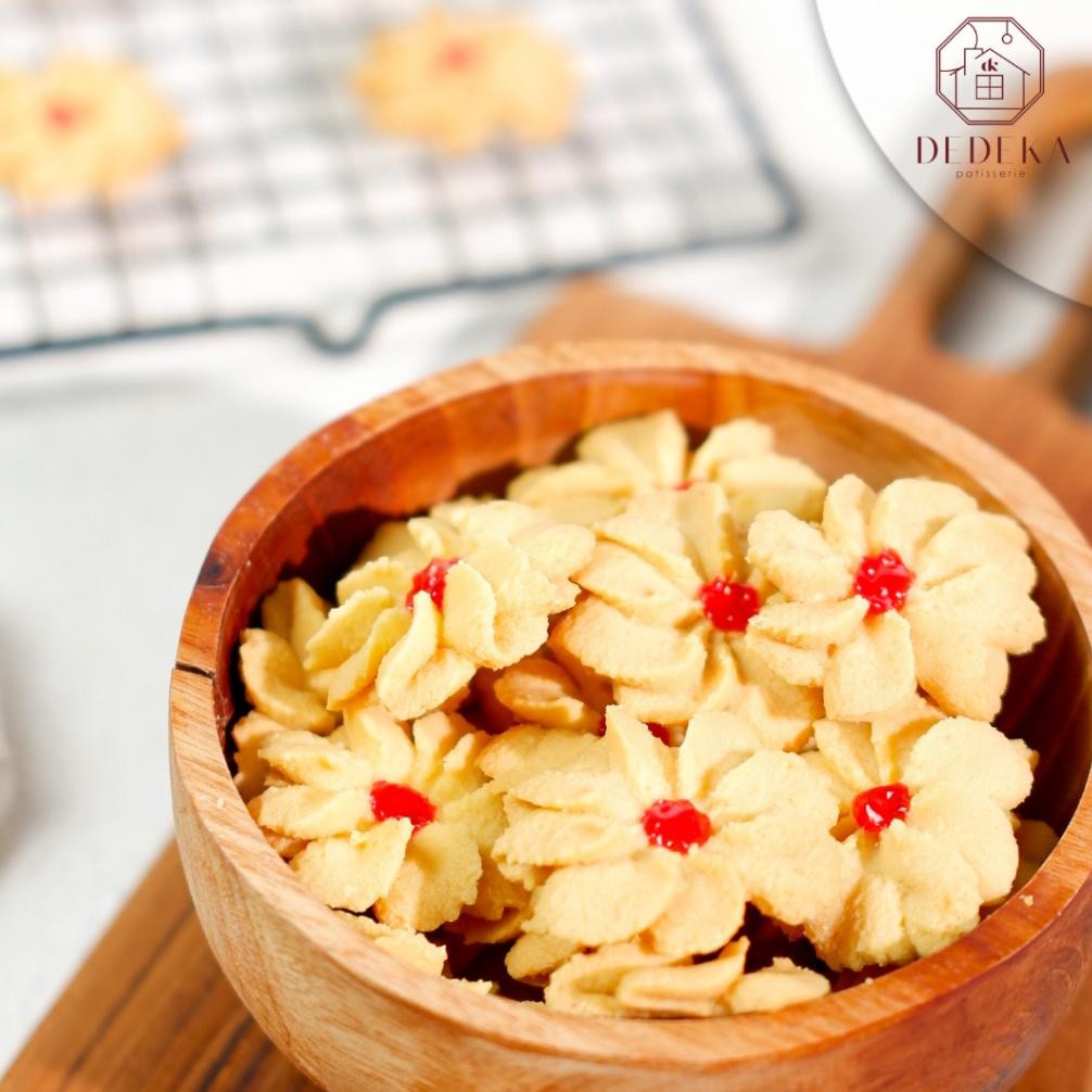 

Kue Kering Semprit Strawberry Wisman/Cookies/Homemade Terlaris! Produk Ini Banyak Dicari