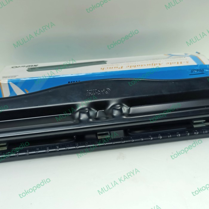 

pembolong kertas 3 lubang