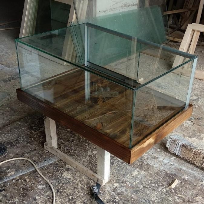 CO etalase kaca frameless donat alas kayu jati belanda 50x50x25