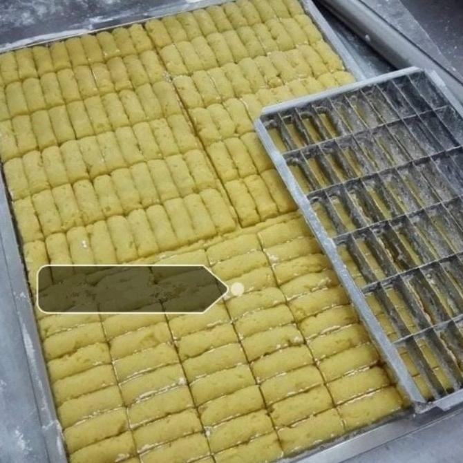 

Paket Frame Rolingan Adonan Dan Cetakan Kue Kering Original Dan Terpercaya