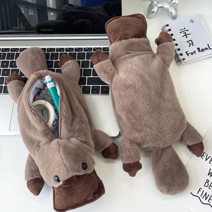 

MJ- PIGLET TEMPAT PENSIL BONEKA BABI HIU PLATIPUS SHARK PIG PINK KS