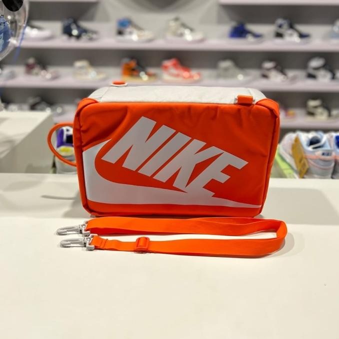 Nike Shoebag Smoke Grey Orange ( Tas Sepatu ) Original Co