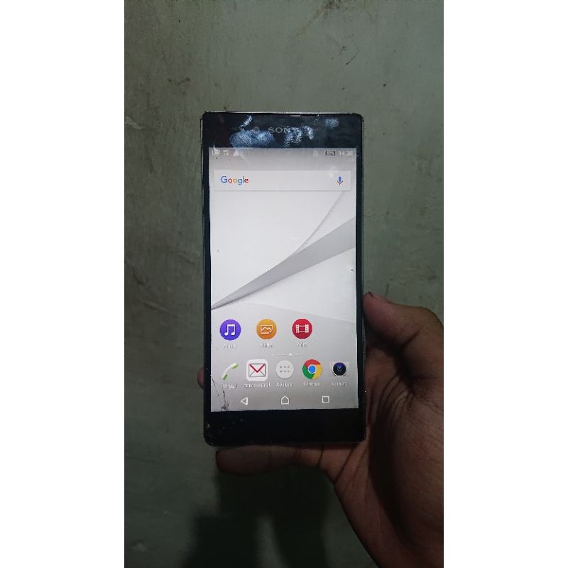 Sony Z5 Premium 3/32 minus