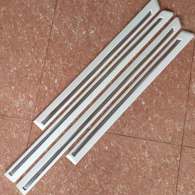 Promo List Body Lis Moulding Samping Bodi Mobil Toyota Avanza /  Xenia 2004 Sampai 2011 2010 2009 20