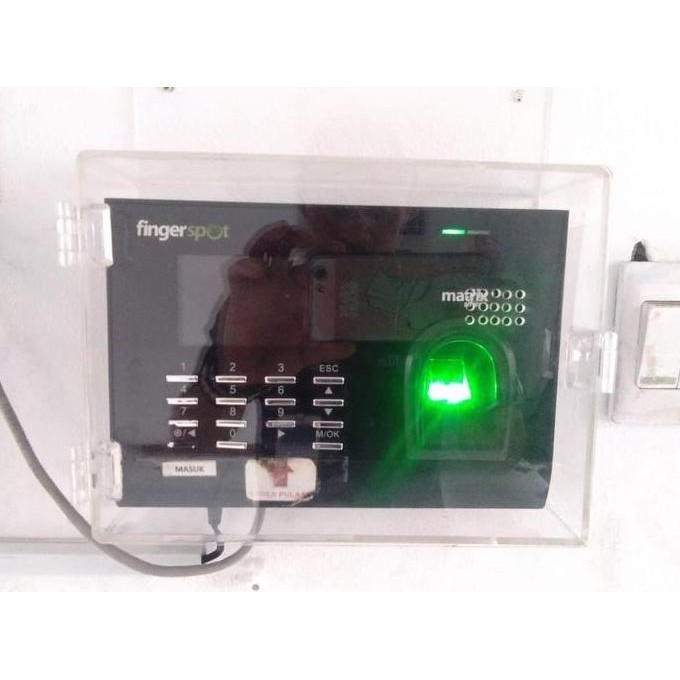 

Promo Cover Mesin Absensi Acrylic Pxlxt 25X15X10Cm