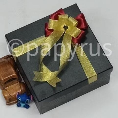 

PAPYRUS 20x20 Tinggi 10cm Kotak Kado Gift Box Hadiah murah