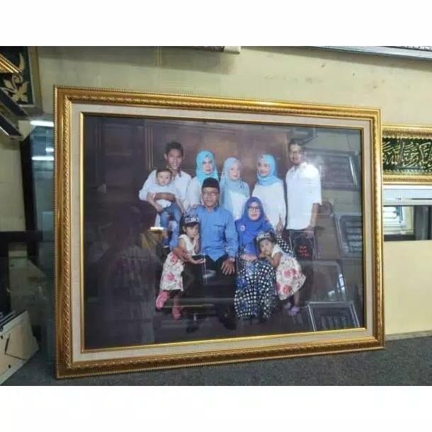 Bingkai / frame / pigura ukir foto prewedding besar gold