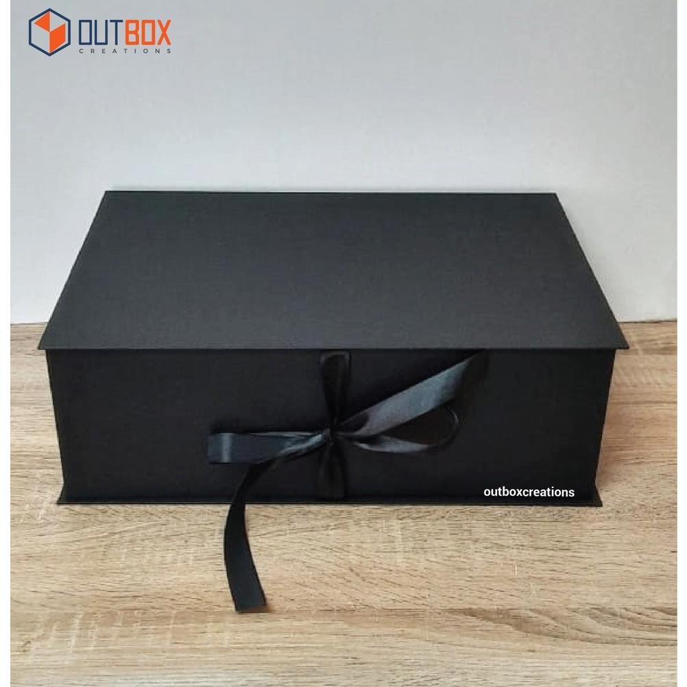 

Box Kado Pita Hitam Besar