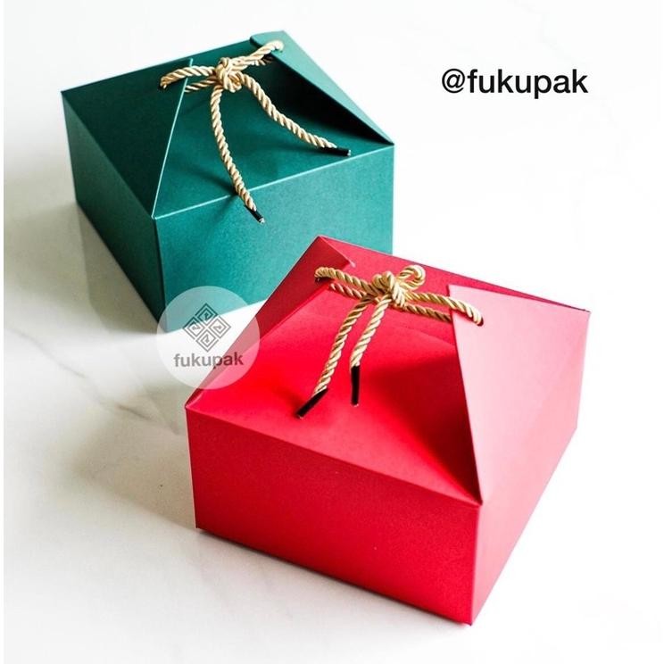 

Box Hamper (10pcs) dus bacang roti kue kering