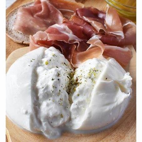 

Fresh Burrata - 125 Grams Terbaru