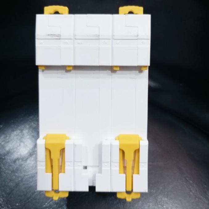 Terjangkau Mcb 3P 16A Schneider