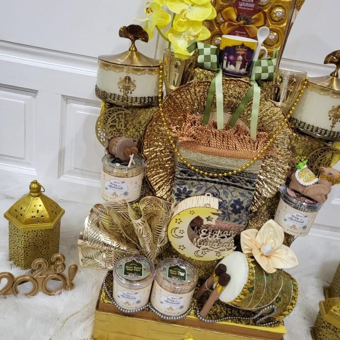 

Promo Paket Dekorasi Lebaran Idul Fitri Hampers Parcel Hadiah Kue Kering 104