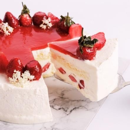 

Murah Strawberry Shortcake Birthday Cake