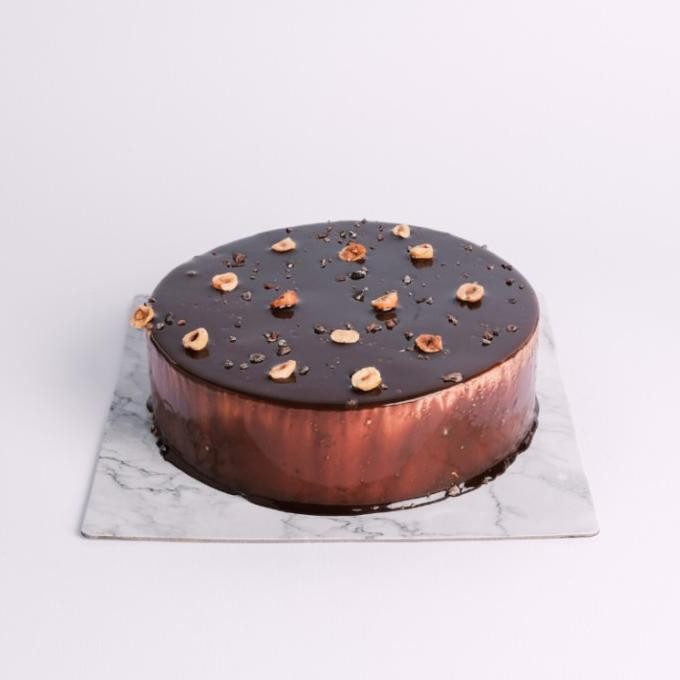 

Murah Hazelnut Chocolate Birthday Cake