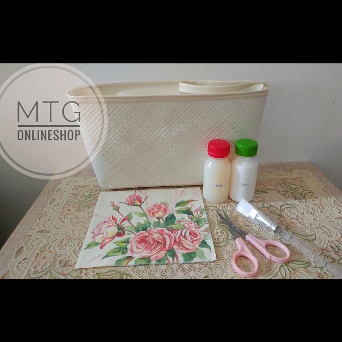 

Paket Decoupage / Staterkit Decoupage Pouch, Napkin Eropa, Lem, Varnis Terlaris