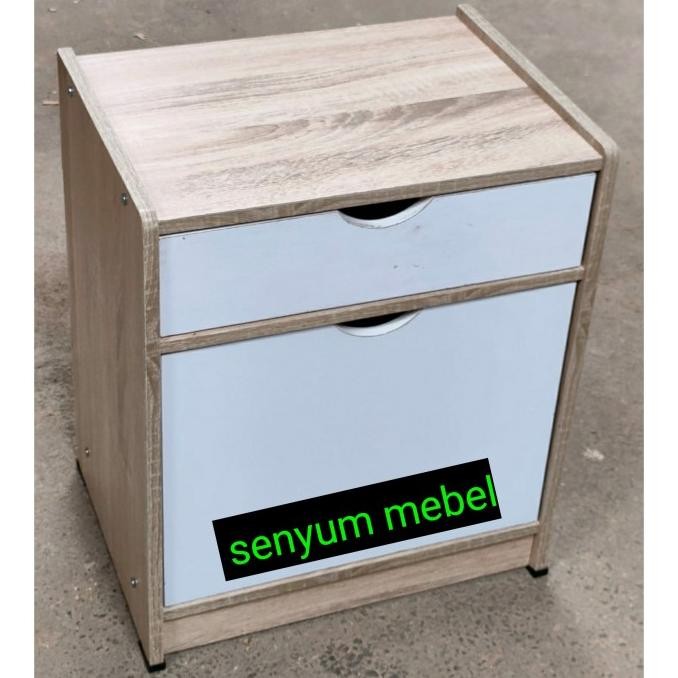 ready  Nakas meja kecil meja kamar lemari kecil