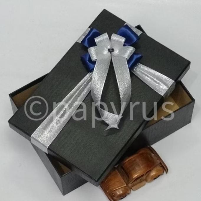 

Diskon! Papyrus 20X30 Tinggi 10Cm Kotak Kado Gift Box