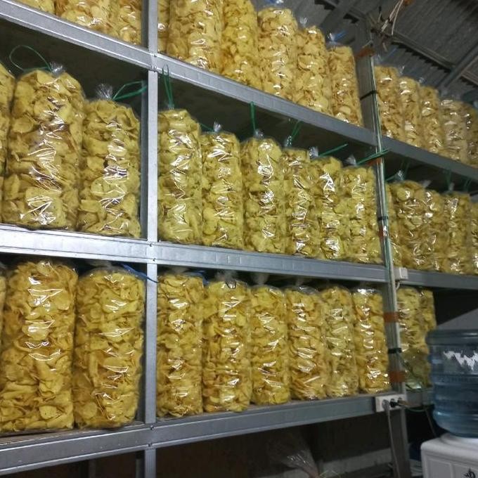 

Kecimpring singkong bawang daun /Comring Bawang 1kg Camilan Snack Makanan Keripik Kering Food