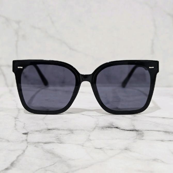 (size L) KACAMATA HITAM LENSA ANTI UV WANITA PRIA FASHION STYLE KOREA GM SAL TERBARU UNISEX SUNGLASS