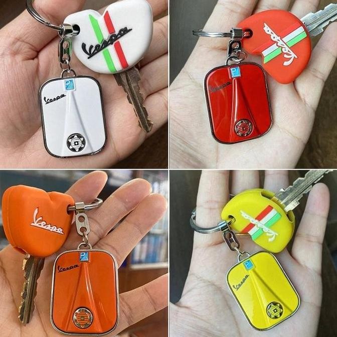 Gantungan Kunci Motor Vespa Metal + silicone  Key Chain VESPA Sprint Primavera Piaggio Keychain keyr