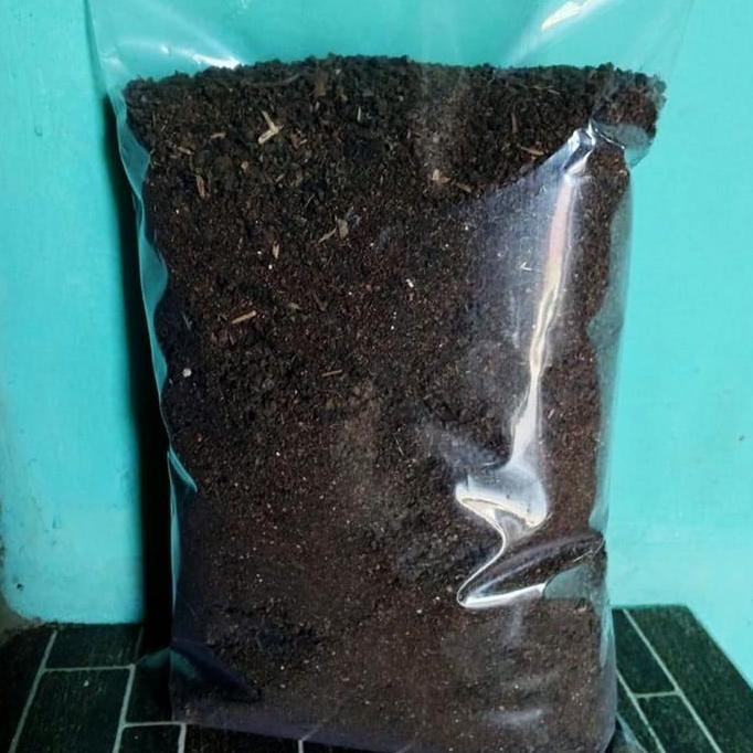 

Terlaris Pupuk Kandang Kotoran Kambing Fermentasi Penyubur Tanaman