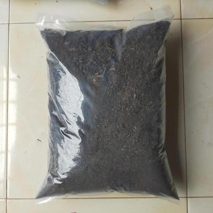

Terlaris Bergaransi Pupuk Organik Kandang Kambing Halus Fermentasi 1 Karung