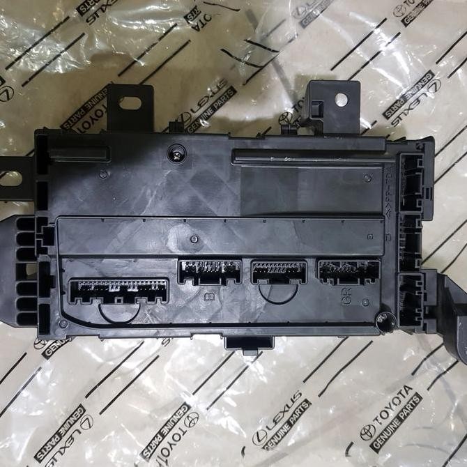 Terlaris Box Skring Sekring Fuse Box Assy Toyota Rush Terios 82600-Bz311 Ori Ready Stok