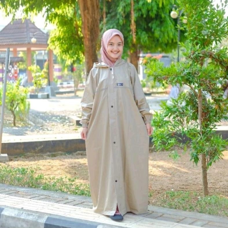 JAS HUJAN GAMIS MUSLIMAH SYARI AKENZO BAHAN TEBAL PVC KARET