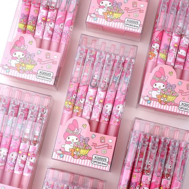 

KEKINIAN PULPEN GEL CETEK SANRIO 0.5MM 12 PCS / PENA SANRIO NEW / BALLPOINT SANRIO KUROMI CINNAMOROLL MELODY / PULPEN ANAK SEKOLAH WARNA HITAM TERLARIS