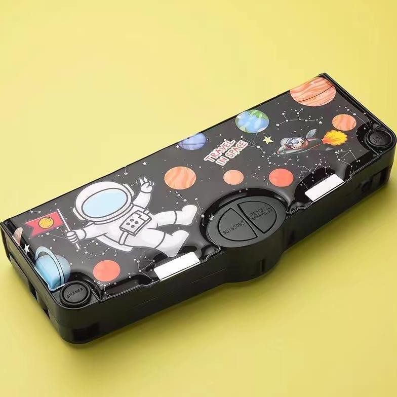 

Special Price Kotak Pensil Mekanik Serbaguna Anak Sekolah Mekanik Multifungsi Fullset Penggaris Gunting Original