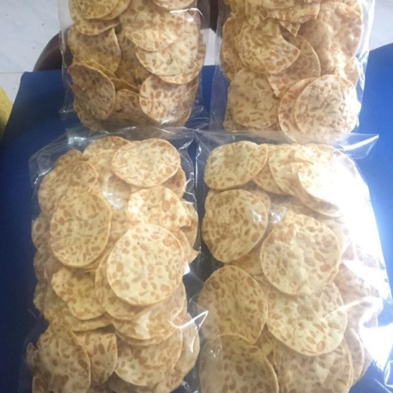 

Desain Elegan Kripik Tempe Sagu Renyah Gurih Khas Trenggalek