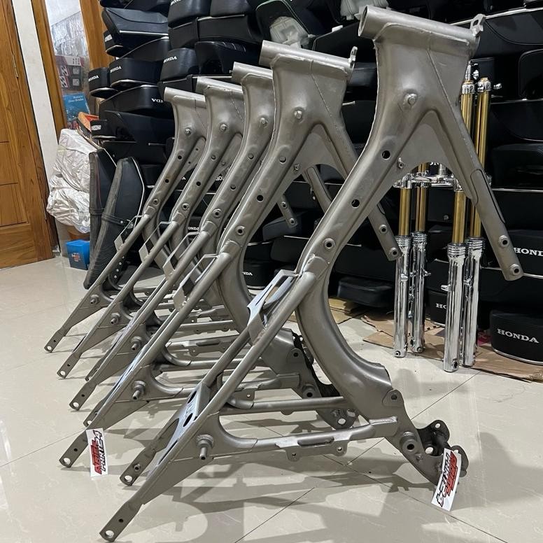 Rangka CB Tatanan Begel Panjang Rangka GL100 Nganjukan Tinggal Naik Mesin Rangka Las Rapi Detail Sri