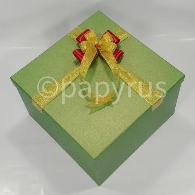 

ready Papyrus 30x30cm Tinggi 20cm Kotak Kado Gift Box