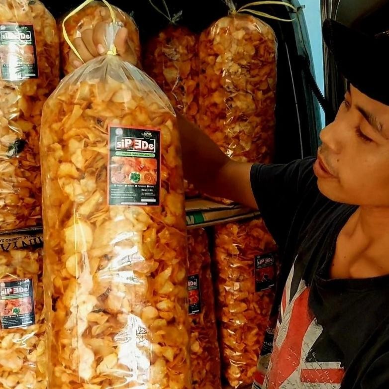 

PJ KERIPIK SINGKONG PEDAS DAUN JERUK siPeDe 1KG KERIPIK SANJAY BALADO RUJAK PEDAS MANIS VIRAL JABODETABEK JAWA, BALI, SUMATRA, MADURA aff - my snack910