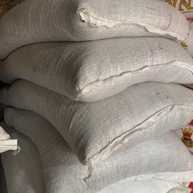 

Kuaci Karungan 25Kg/Kuaci Karungan Khusus Cargo/Kuaci Burung Co