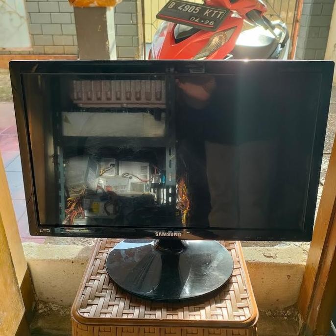 ready MONITOR LED SAMSUNG 19 INCH PORT VGA DAN DVI