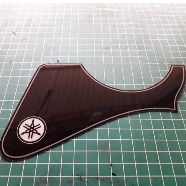 Pickguard Untuk Gitar Yamaha APX