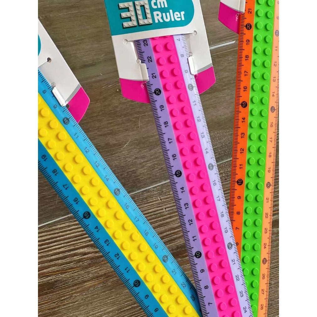 

Ruler atau penggaris schoolfans softgrip 30cm - Merah Muda, 30 AST