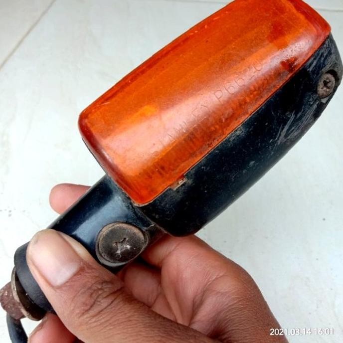 Sparepart dan Aksesoris kendaraan  Lampu Sein sen Honda Mega Pro Lama Tiger Lama. Original. Seken be